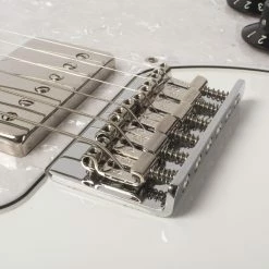 Highwood Contoured Vintage Saddles For Strat - Set Of 6 - StewMac 11 Highwood Contoured Vintage Saddles For Strat - Set Of 6 - StewMac -StewMac Shop 0151 3 installed 3000