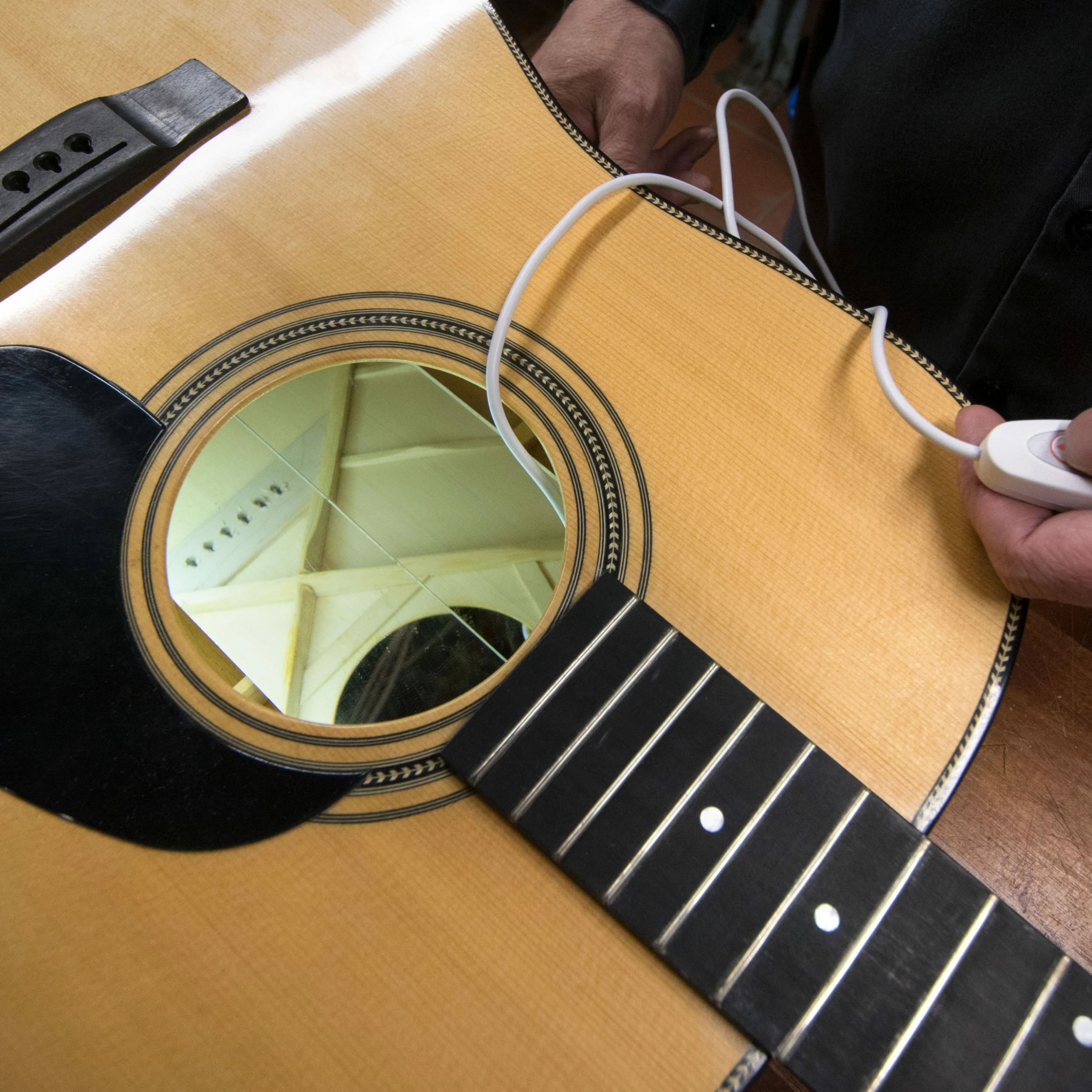 Guitar Internal Inspection Light - StewMac 7 Guitar Internal Inspection Light - StewMac - Image 5