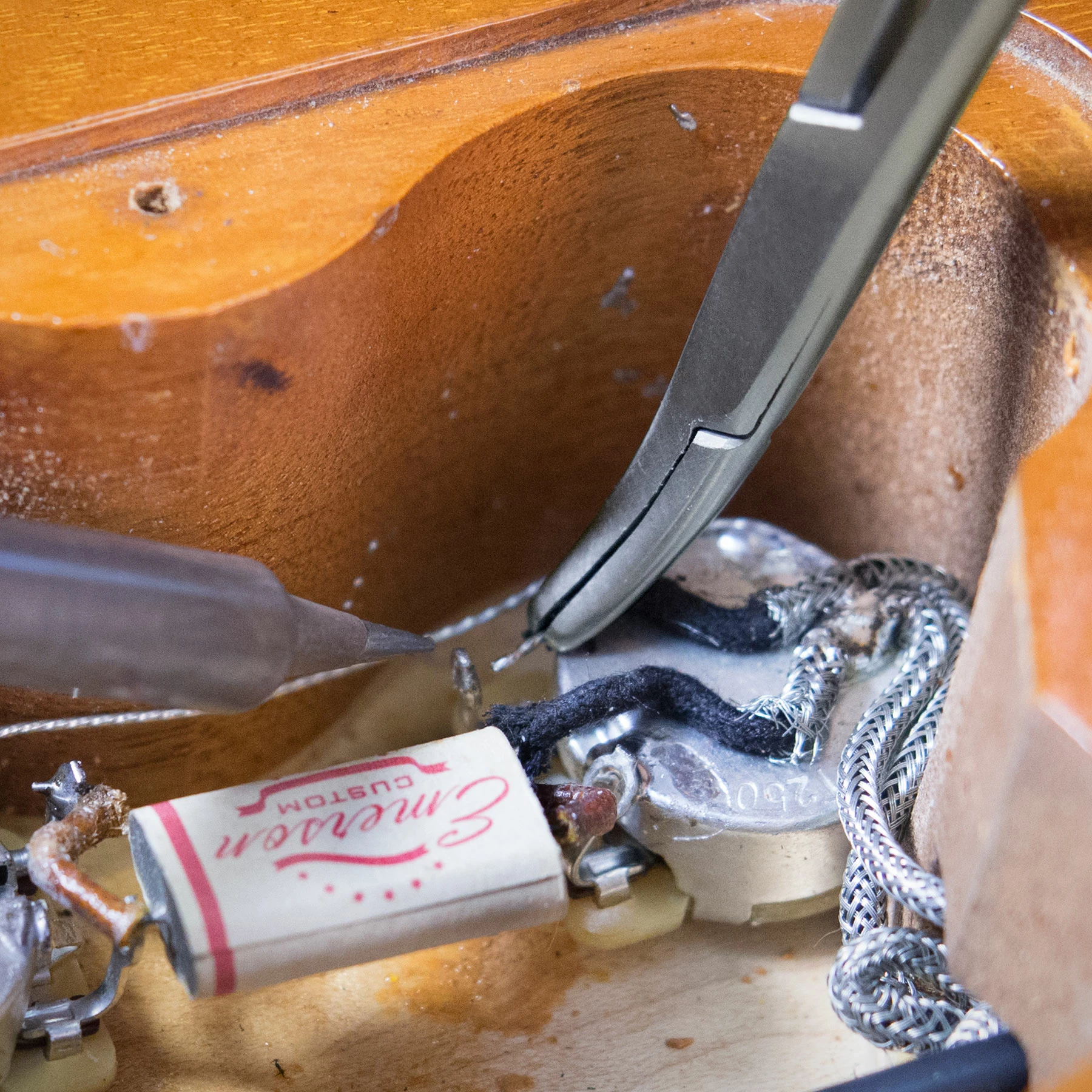 Wiring Hemostats - StewMac 5 Wiring Hemostats - StewMac - Image 3