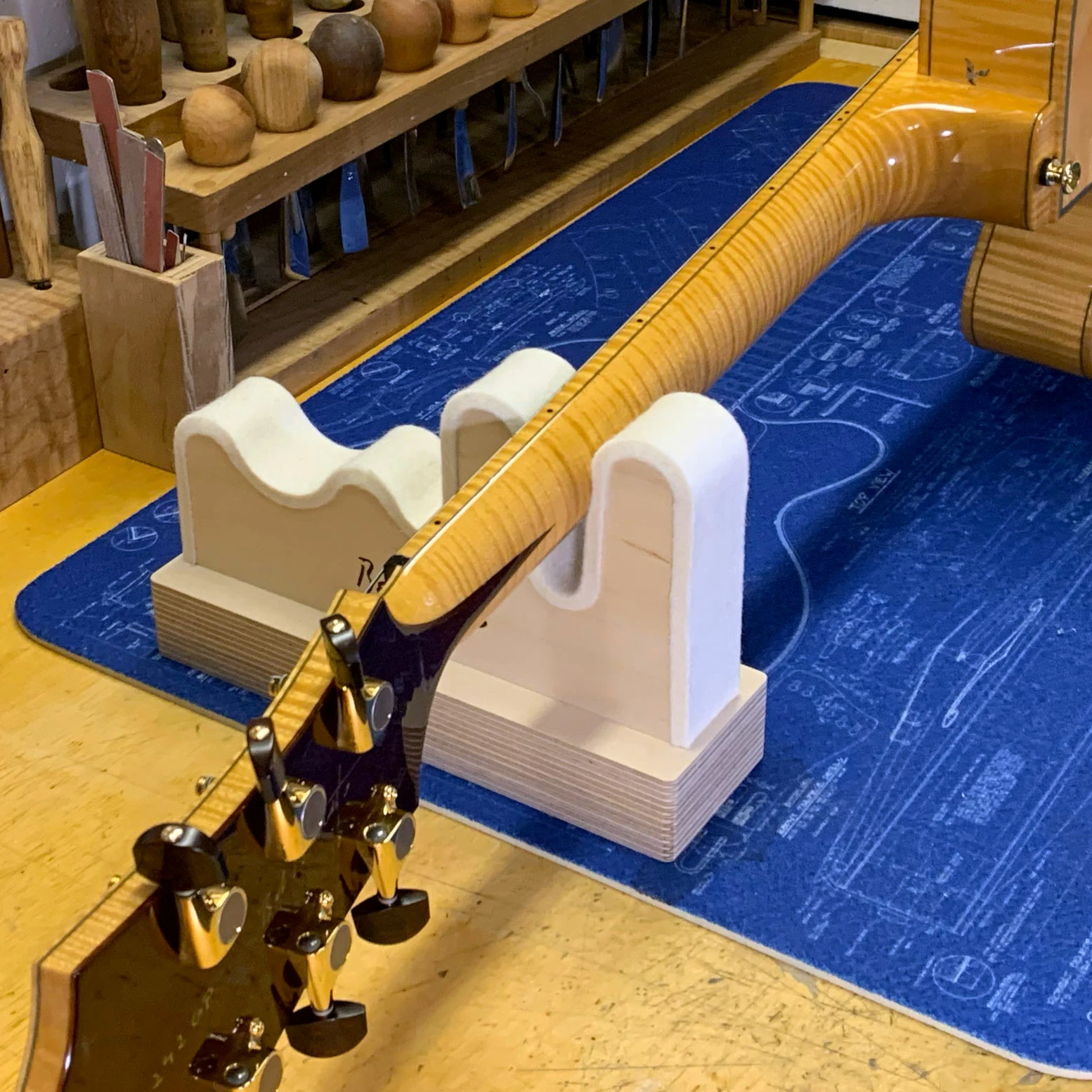 Benedetto Neck Rest - StewMac 3 Benedetto Neck Rest - StewMac